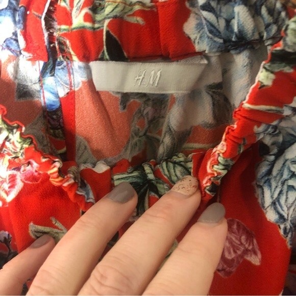 H&M medium Red Floral Crepe Midi Dress - Picture 4 of 4